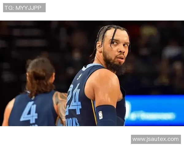 狄龙·布鲁克斯提前抵华盛顿观战老东家灰熊对阵奇才