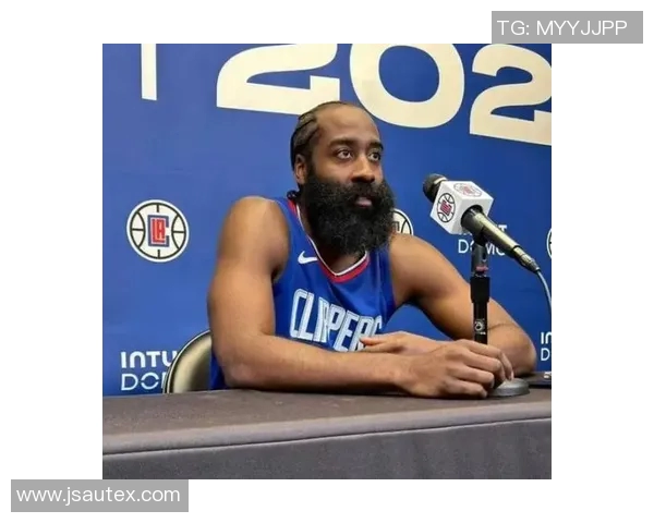 美记：哈登在季后赛有体能问题 本季在快船打得太多 不要超30分钟